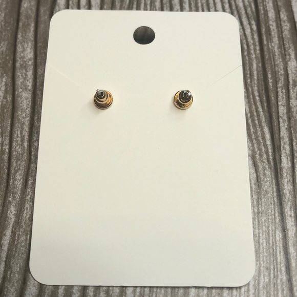 Faux Pearl Stud Earrings - Picture 2 of 3